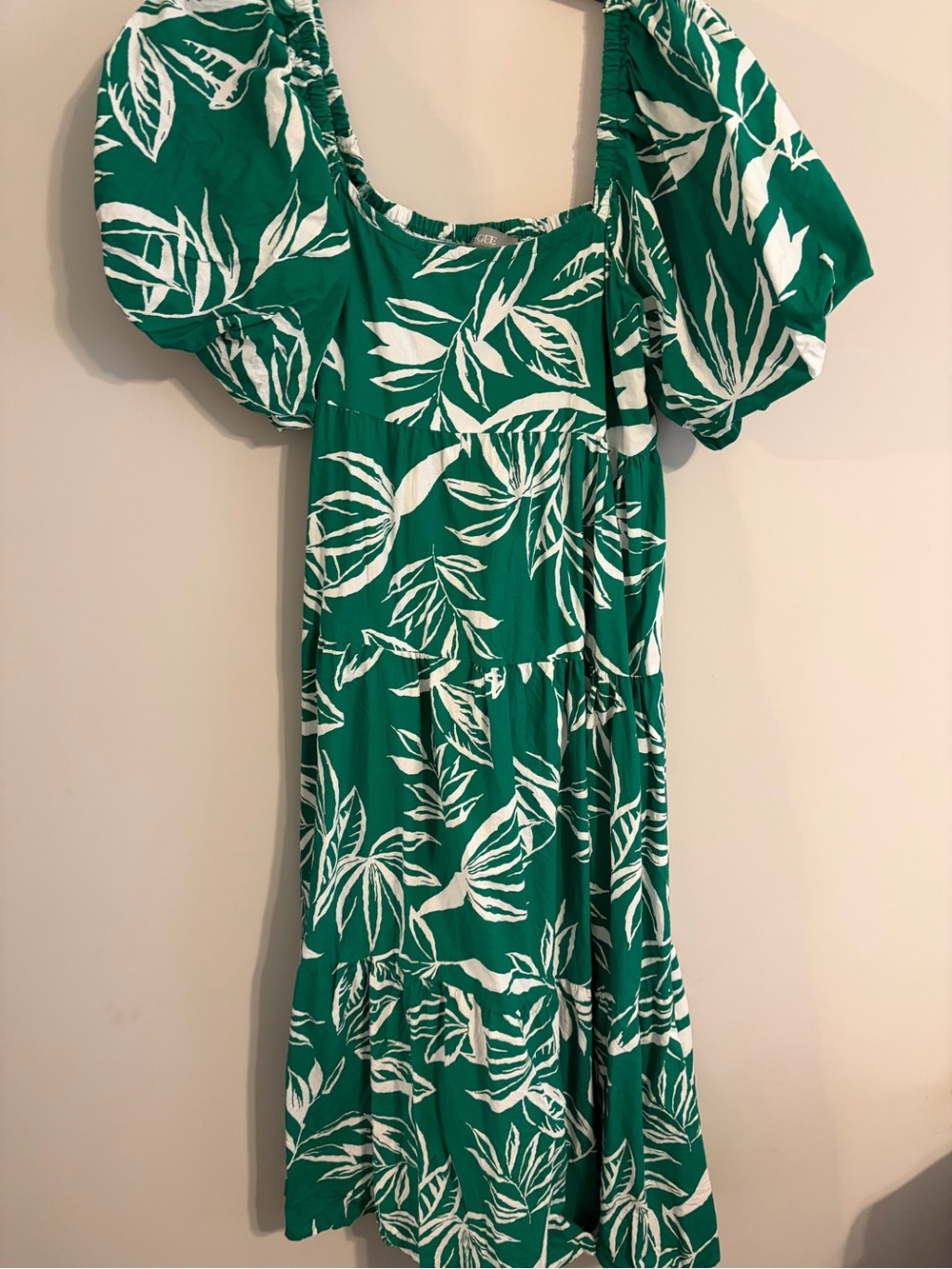 Green and White Floral Puff-Sleeve Midi Dress